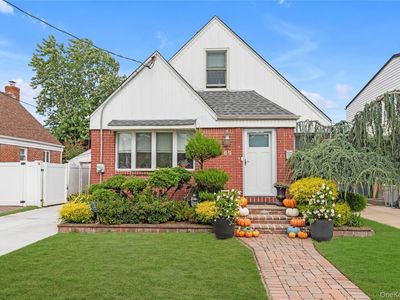 69 Lamberson Street, Valley Stream, NY, 11580