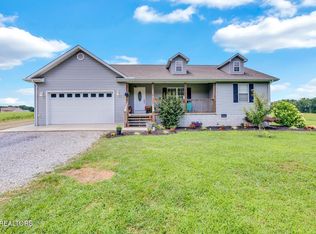 414 Saint Anthony Dr, Jamestown, TN 38556