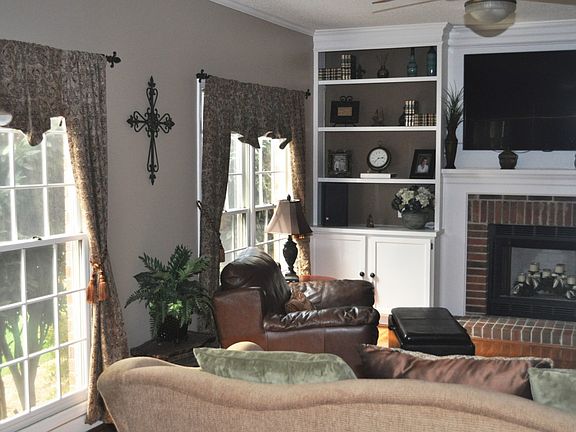 4th image of 6105 Westwind Dr