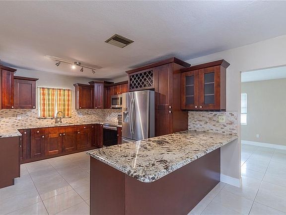 5th image of 3309 W Ellicott St