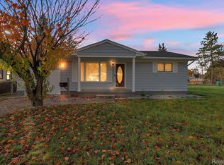 16196 Manchester Ave, Eastpointe, MI 48021