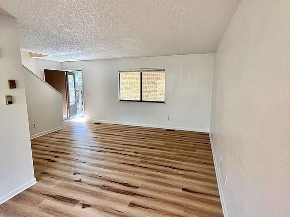 4th image of 3011 17th Ave #C