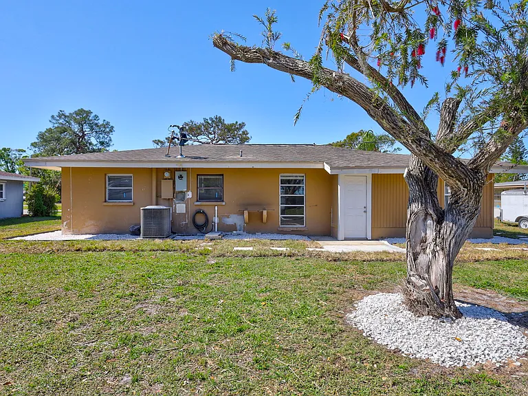 3853 Nottingham Dr — Photo 5