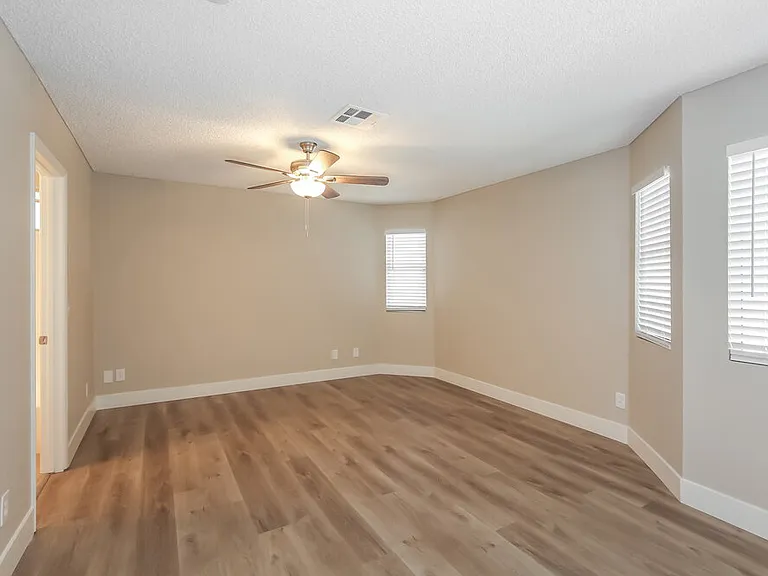 1403 Harmony Hill Dr — Photo 8