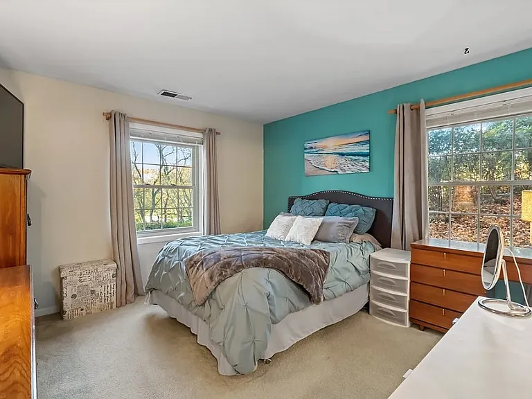 495 Odell Ave #2A — Photo 3