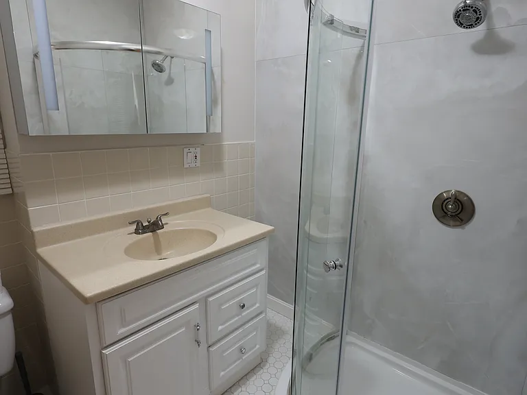 318 Tappan St #3 — Photo 16