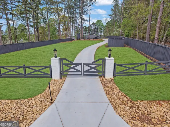 6093 Shadburn Ferry Rd, Buford, GA 30518
