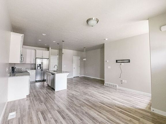 4th image of 1091 W Emerald Pools Ln