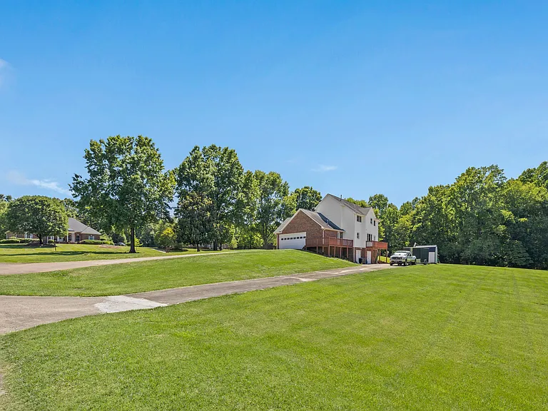 3010 Eaker Dr — Photo 39