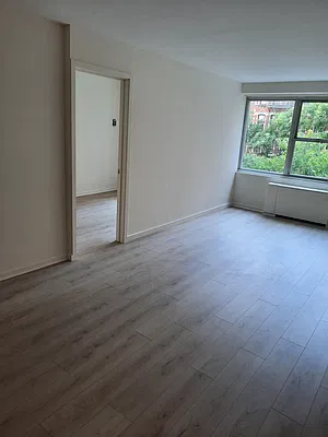 Rented by Bank Neary | media 13