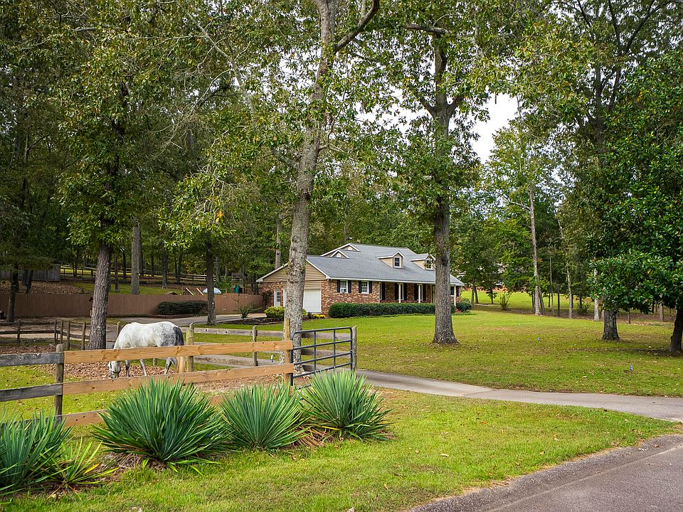 1st image of 149 Pine Hollow Dr