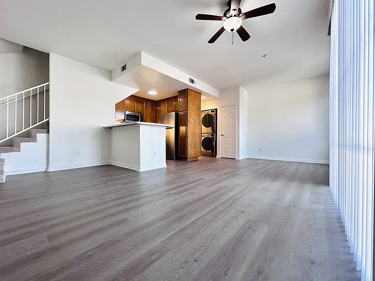 10133 Tabor St — Photo 9