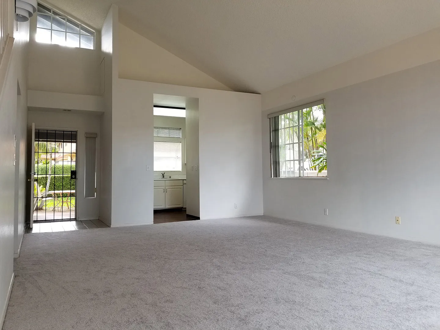 4 bed, 1680 sqft, $3,300 — Photo 2