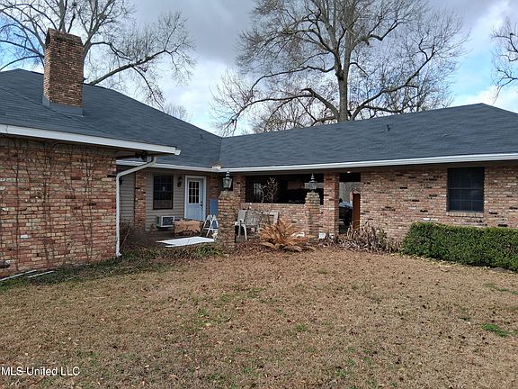3rd image of 113 Pecania Dr