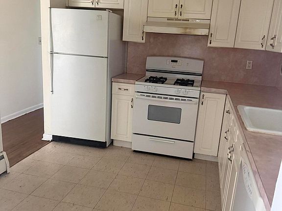 4th image of 66 Tillman St