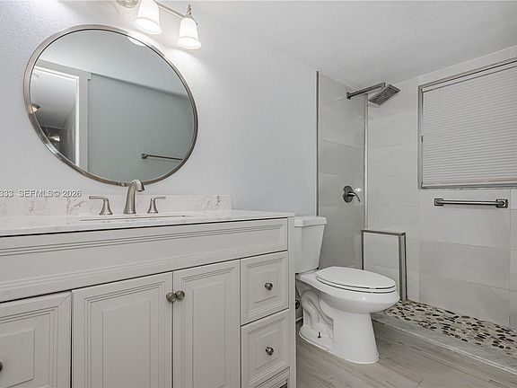 5th image of 1725 W 60th St APT F126