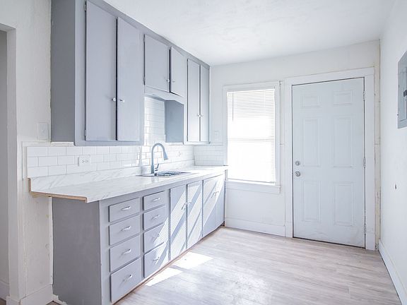 5th image of 302 Avenue U Unit B