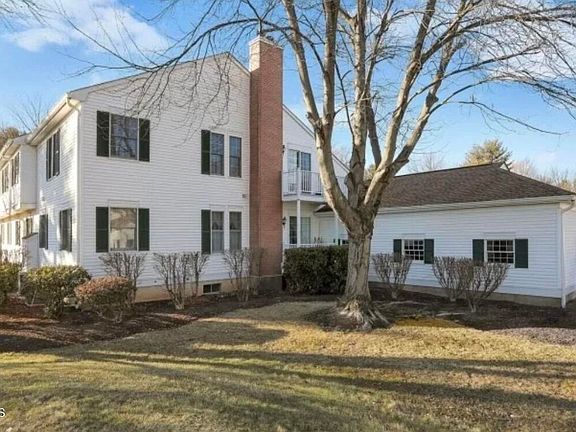 2nd image of 22 Alexandria Way