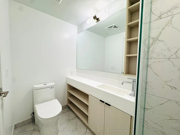 252 Church St #LPH03 — Photo 46