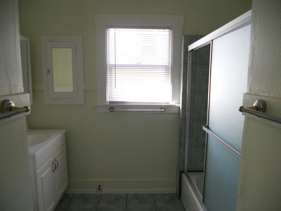 2nd image of 534 S 11th St #1