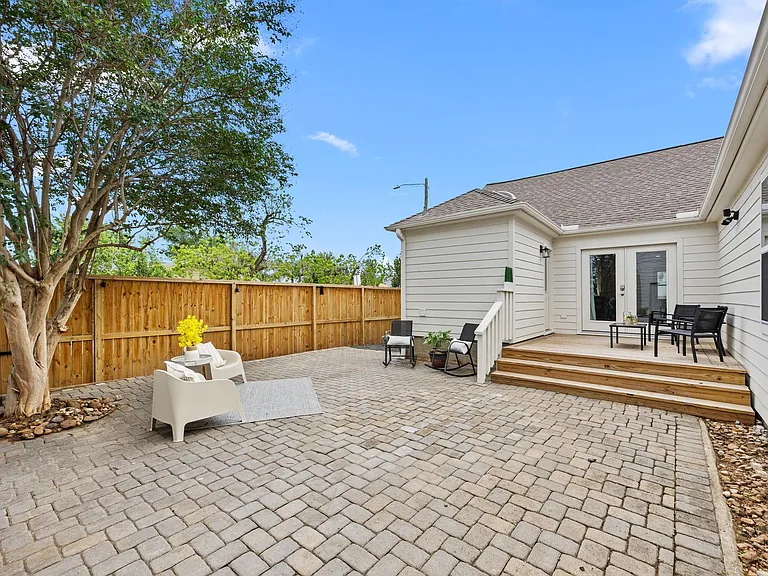 945 Dorothy St — Photo 14
