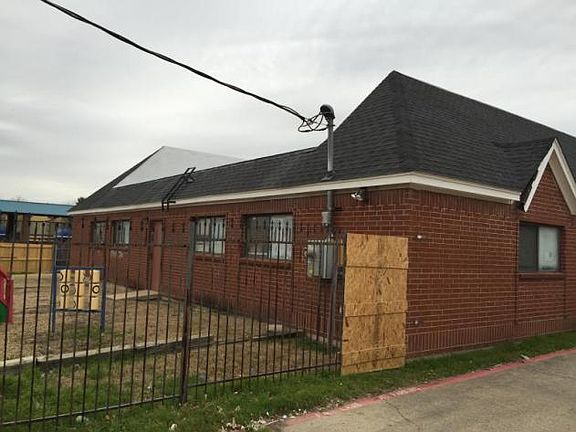 5th image of 1951 E Arkansas Ln