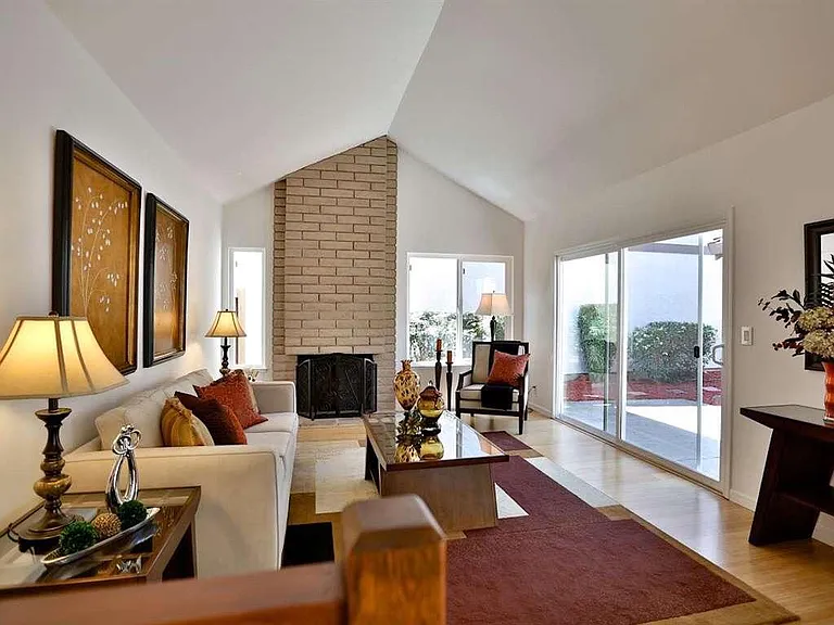 10213 Parish Pl — Photo 2