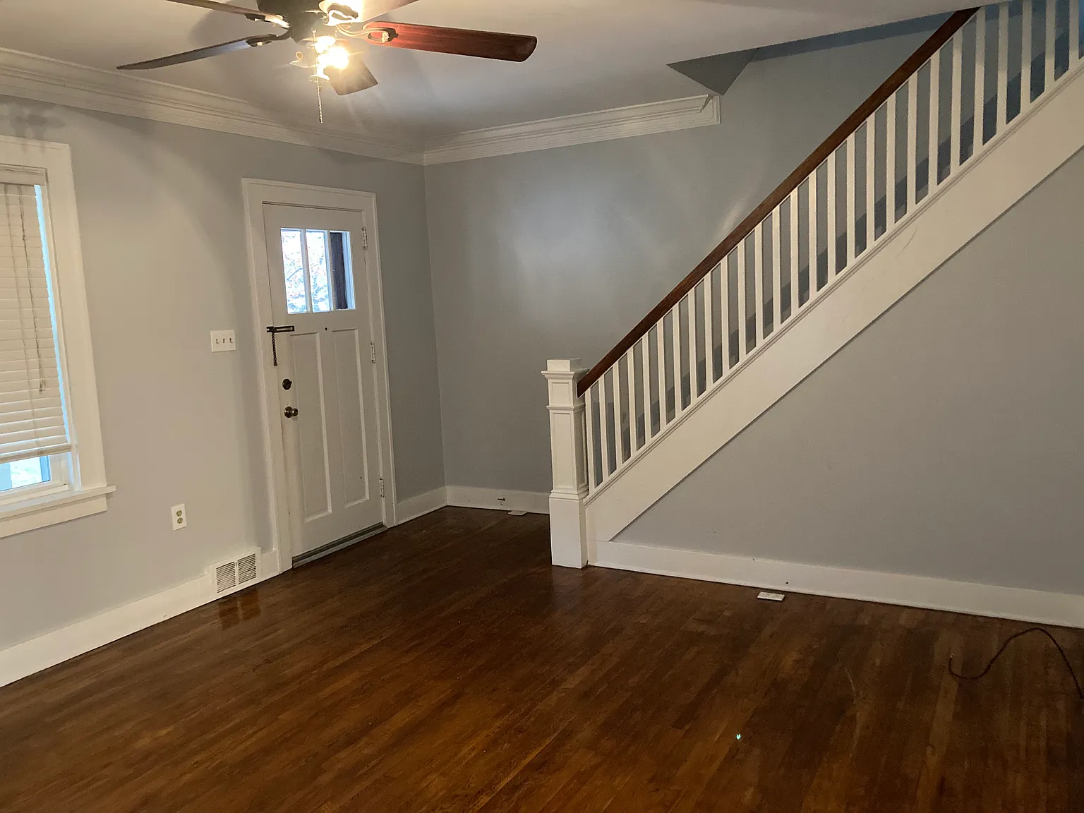 3 bed, 1.5 bath, 1120 sqft, $2,200 — Photo 2