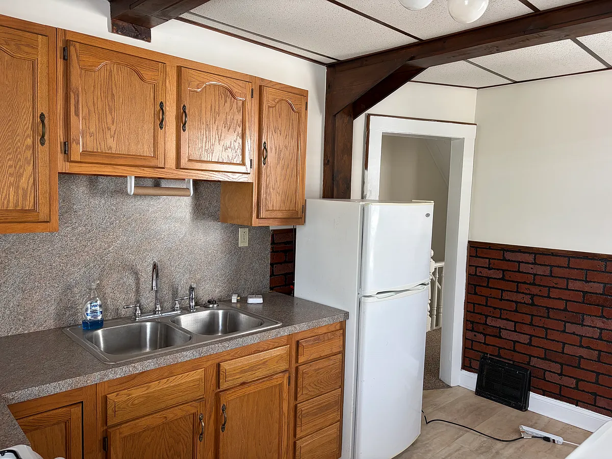 Building Photo - 730 Linden St #2