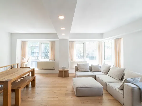440 Kent Ave #2D, Brooklyn, NY 11249