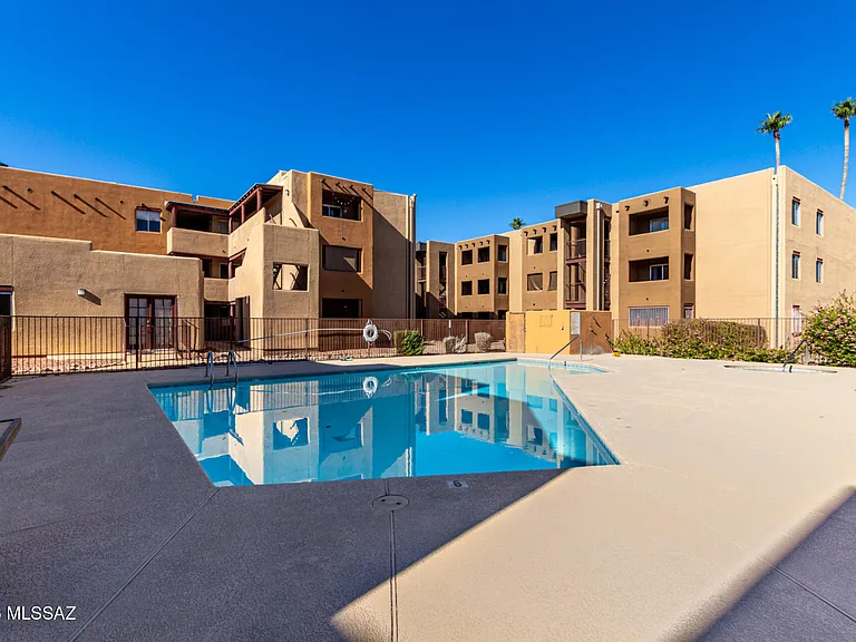 1810 E Blacklidge Dr #123 — Photo 24