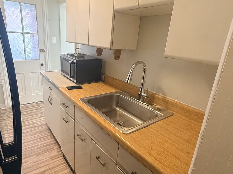 907 Mahantongo St #1 — Photo 9