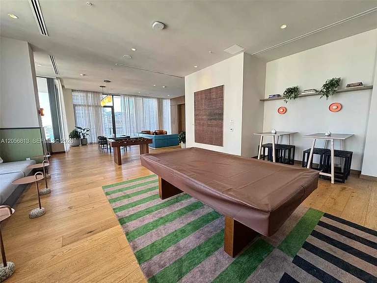11 NE 6th St #705 — Photo 32
