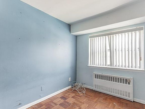 3rd image of 192 Charter Cir