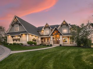 9745 Whistling Valley Rd, Lake Elmo, MN 55042