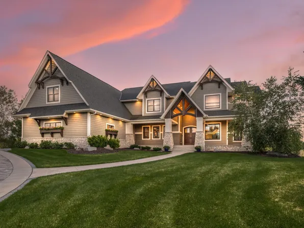 9745 Whistling Valley Rd, Lake Elmo, MN 55042