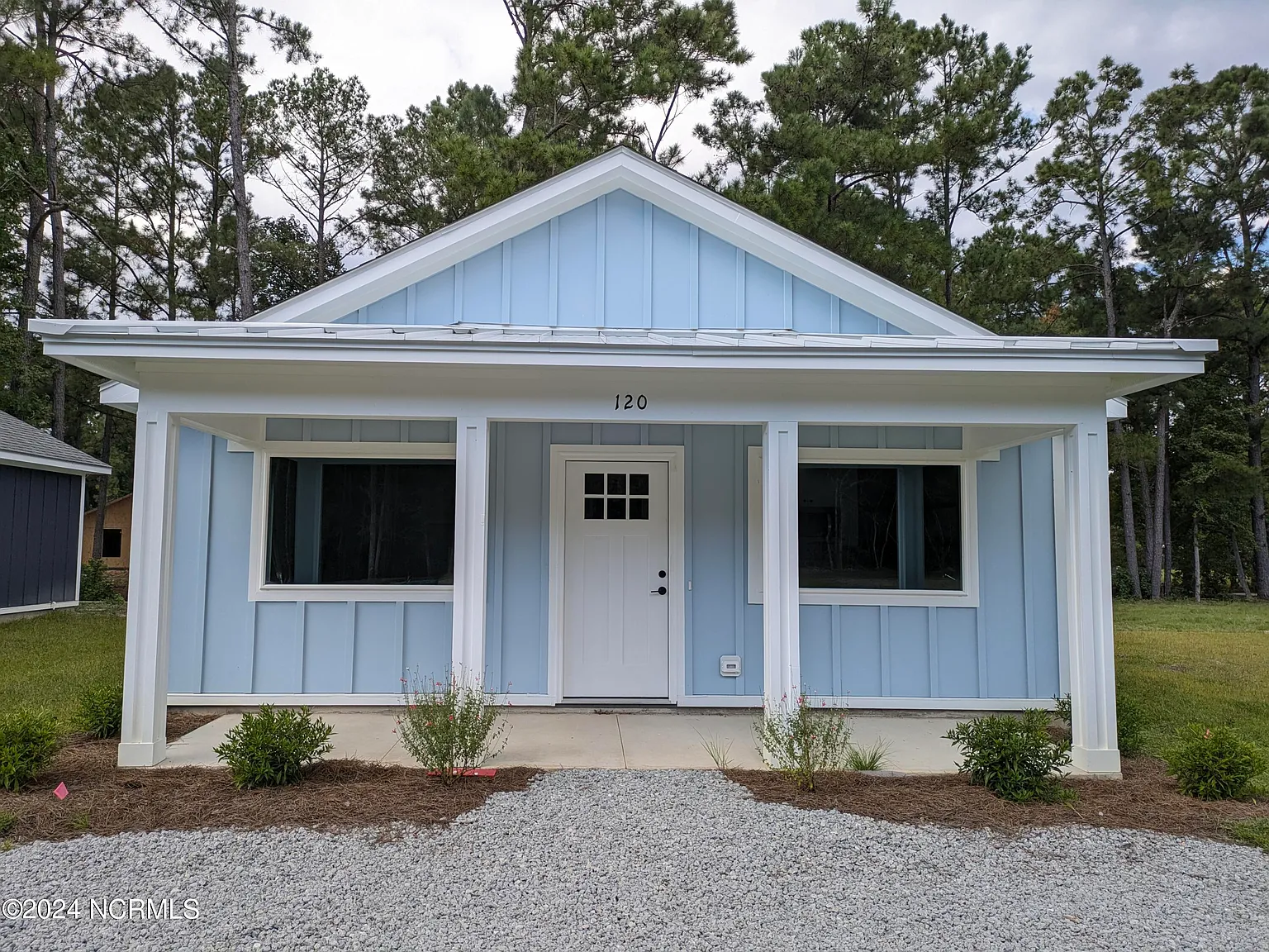 2 bed, 1.0 bath, 800 sqft, $1,600 — Photo 1
