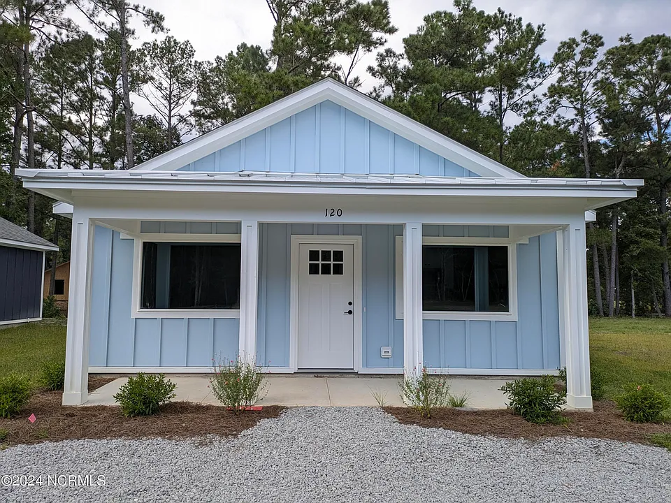 120 Long Pond Loop