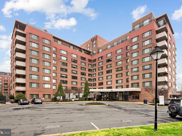 1011 Arlington Blvd APT 619, Arlington, VA 22209