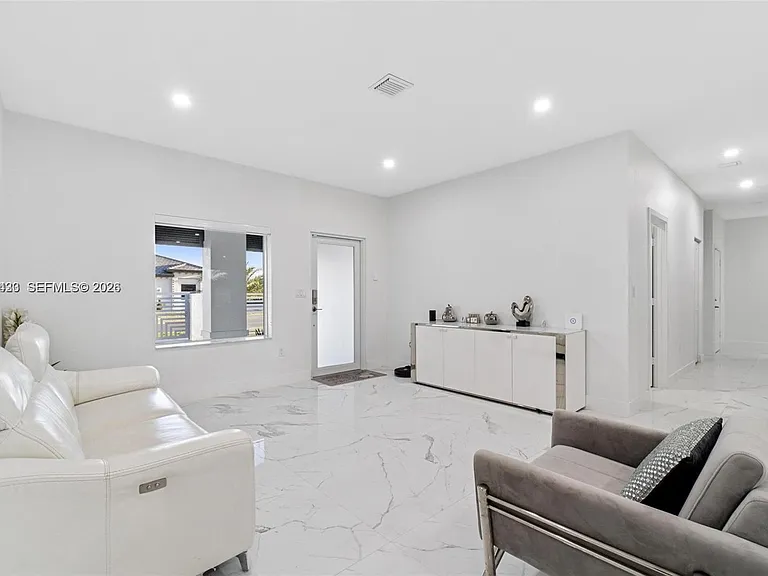 13305 SW 190th Ter — Photo 20