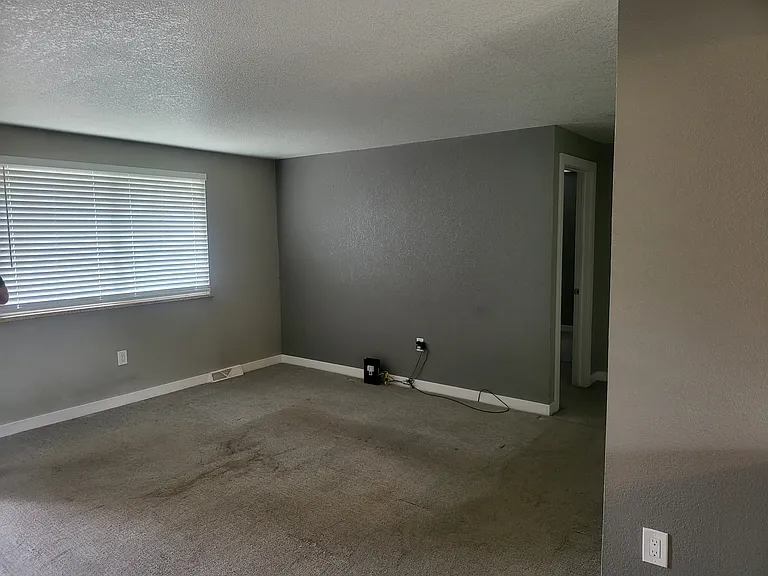 317 Ingalls St — Photo 3