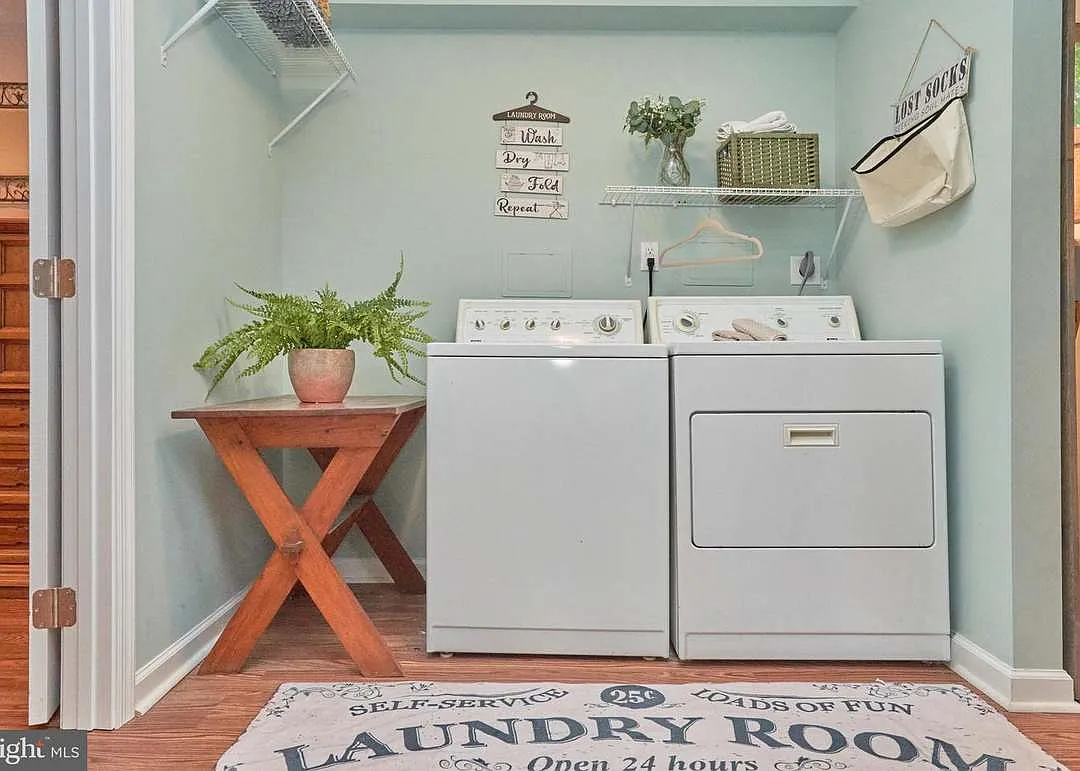1 bed, 950 sqft, $1,900 — Photo 3