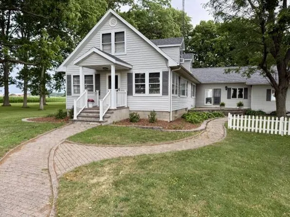 6256 Crooked Ln, Beardstown, IL 62618