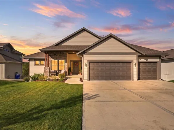 2850 W Wabash St, Olathe, KS 66061