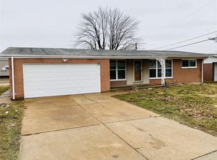 9824 Tullamoor Dr, Saint Louis, MO 63136
