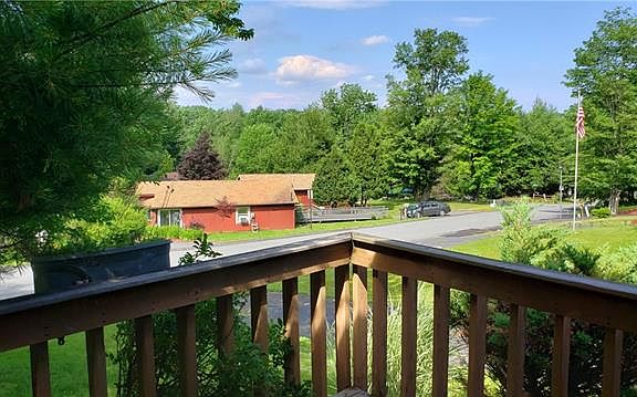 5th image of 23 Timber Hill Ln