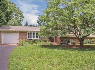 2740 Leeds Ln, Charlottesville, VA 22901