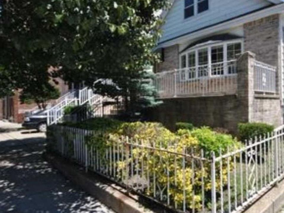 1st image of 656 Avenue A