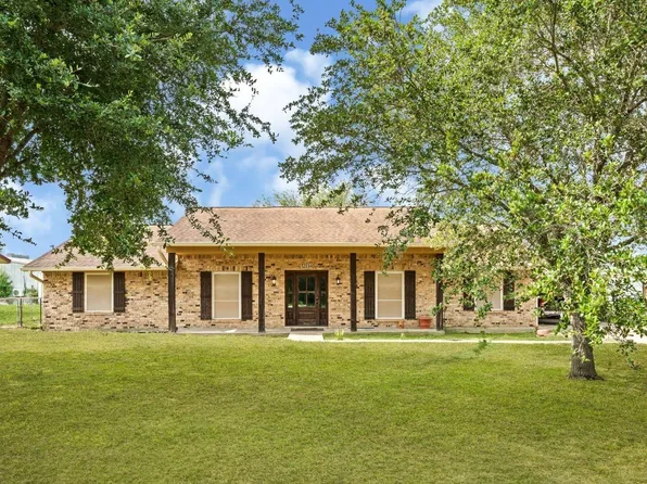 32114 Robin Ln, Waller, TX 77484