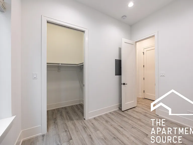 1814 W Thomas St #2R — Photo 10